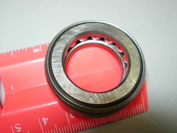 Cuscinetto ponte anteriore- OE- ! Importante: stare attento alla direzione dello cuscinetto.