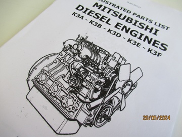 Vista in esploso Mitsubishi K3 - Iseki : TU, TU120, TU125, TU127, TU130, TU135, TU137, TU140, TU145, TU147, TU150, TU155, TU157, TU160, TU165, TU167, TU170, TU175, TU177, TU1400, TU1500, TU PP, TX, TX1410, TX1510, TX2140, TX2160
Mitsubishi : K3A, K3B, K3D, K3E, K3F
